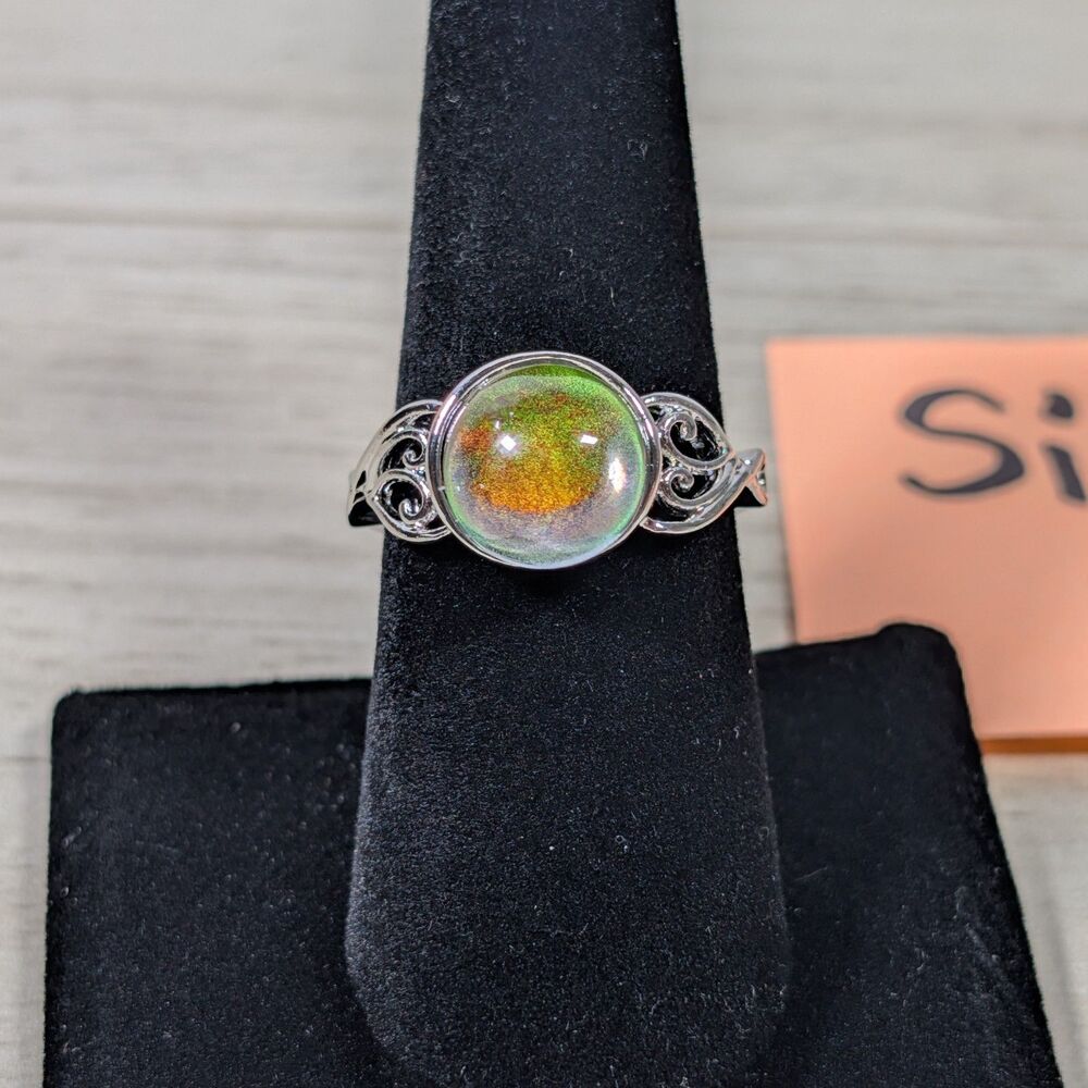 Green Fire Glass Cabochon Ring Silver Tone Filigree Band Size 9